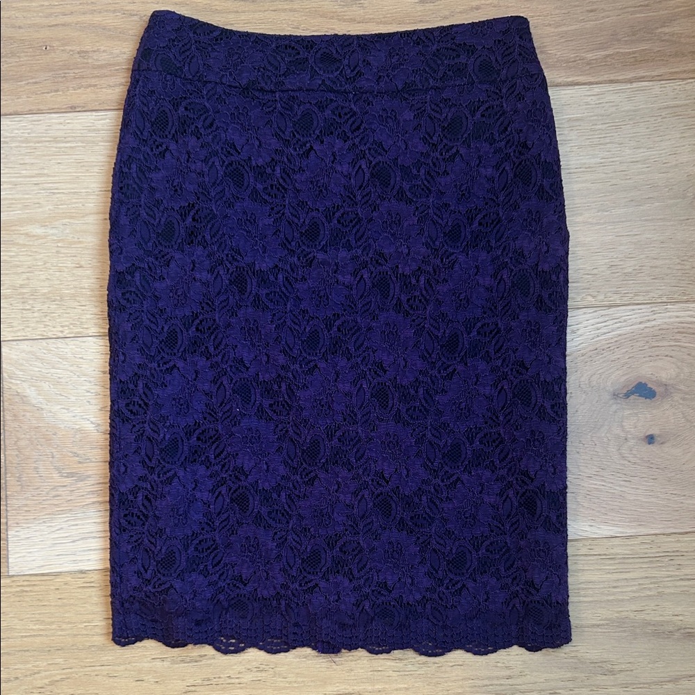 Banana Republic | Purple Lace Pencil Skirt (Size 4)